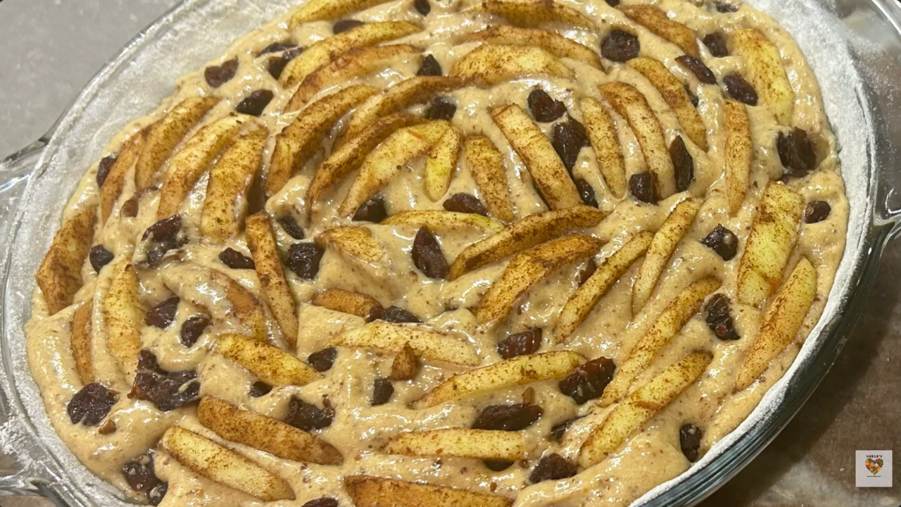 Gâteau sain aux dattes et pommes, sans gluten et sans lait
