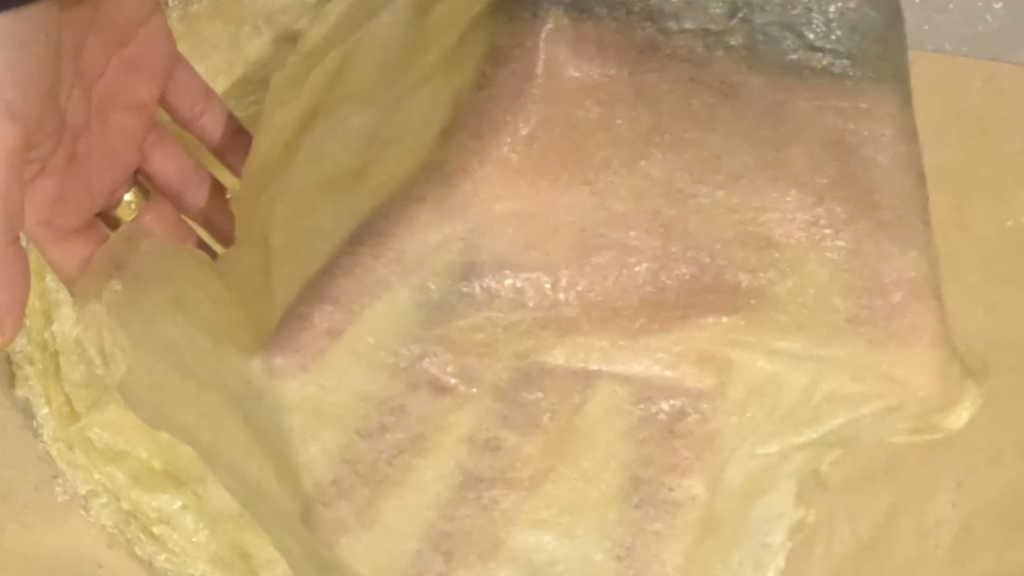 Feuille de brick fine et souple réalisée à partir de quinoa mixé.